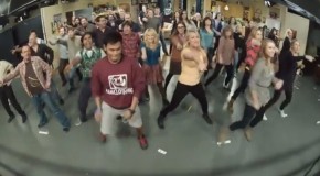 Flashmob sur le plateau du Big bang theory